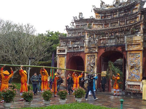 t is carried into the main entrance to The Mieu Temple, where kings of the Nguyen Dynasty (1802-1945), the country’s last monarchy reign, have been worshiped.