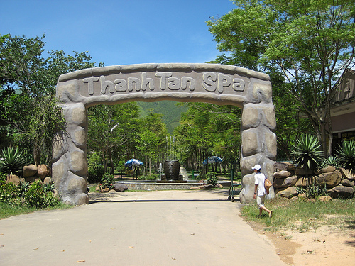 Khu nghỉ dưỡng suối nước khoáng nóng Thanh Tân