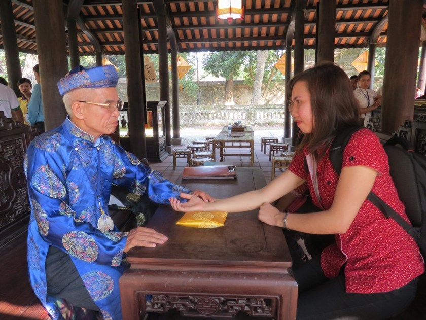 Hue Festival brings back royal healthcare services