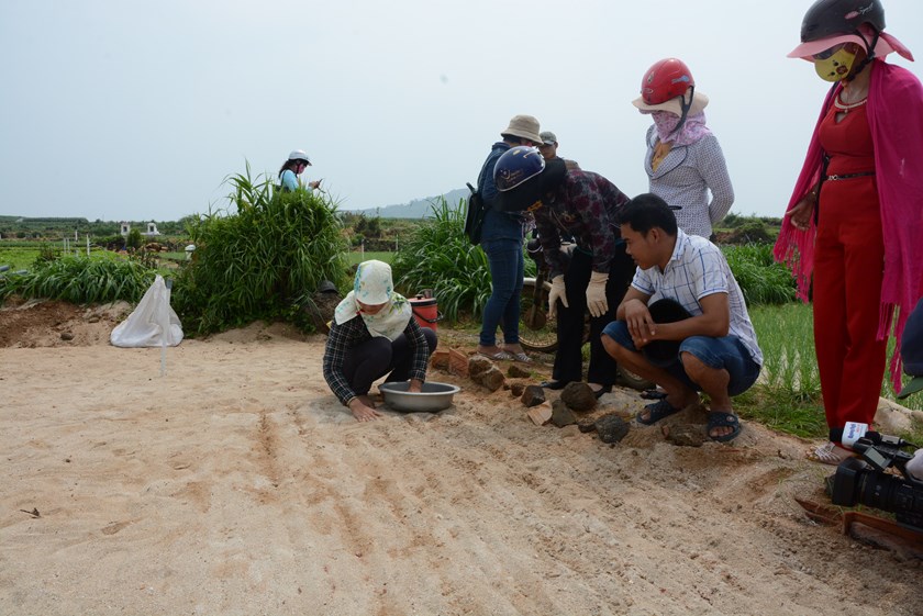 Feels like home: Vietnamese fishing village overcomes shyness to host tourists